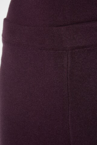 SENSES.THE LABEL Regular Pants in Red