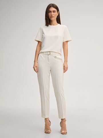 Coupe slim Pantalon à plis 'Penja' JOOP! en blanc