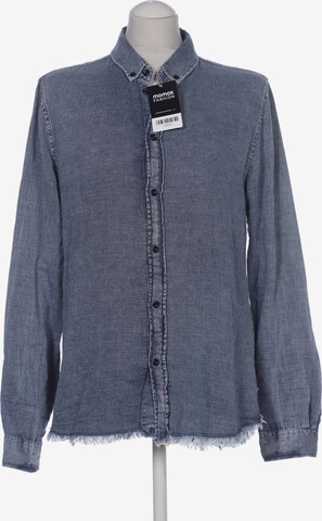 tigha Button Up Shirt in M in Blue: front