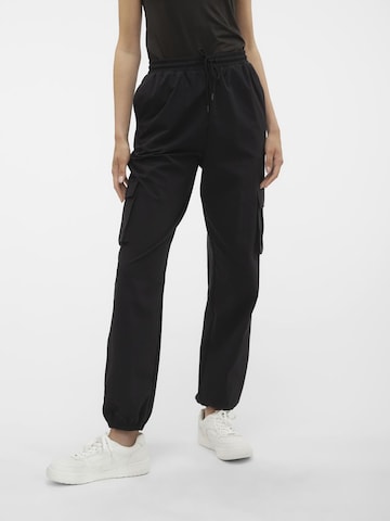 VERO MODA Loosefit Cargobroek 'Kimberly' in Zwart: voorkant