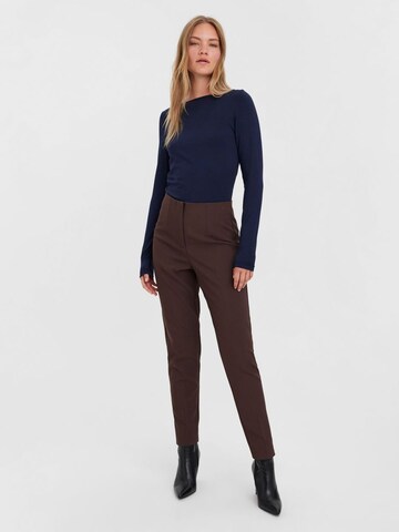 VERO MODA Tapered Bandplooibroek 'SANDY' in Bruin