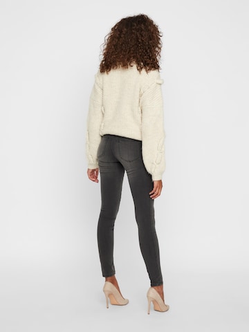 VERO MODA Skinny Jeans 'Tanya' i grå