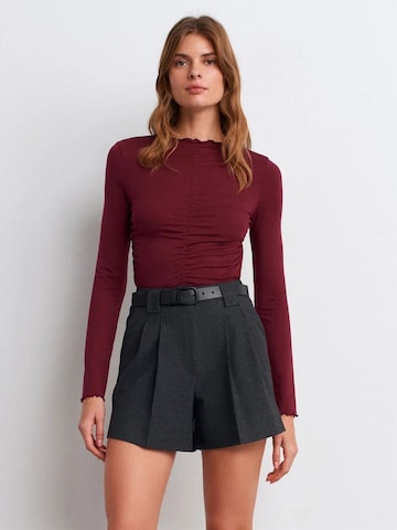 Dilvin - Blusa em vermelho