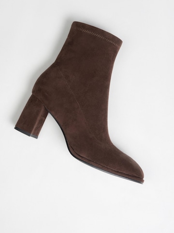 Estro Ankle Boots '24123-563'‌‌‌‌ in Braun