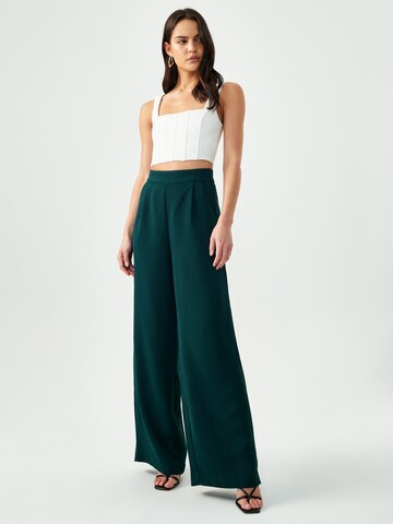 Regular Pantalon 'MIA' BWLDR en vert : devant