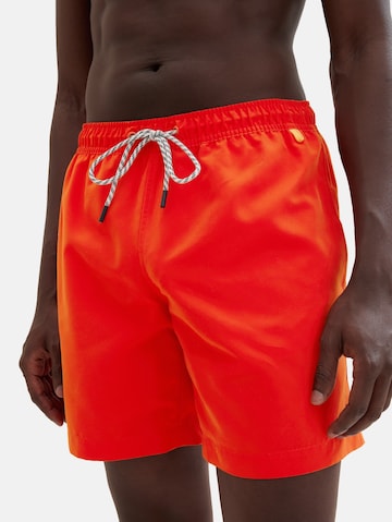 TOM TAILOR Zwemshorts in Rood