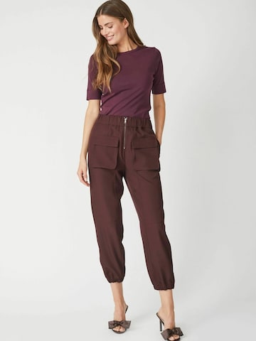 Effilé Pantalon 'Luna' co'couture en rouge