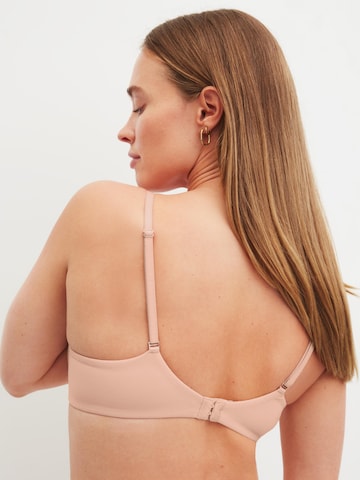 T-shirt Reggiseno 'Sleek Skin' di CALIDA in rosa