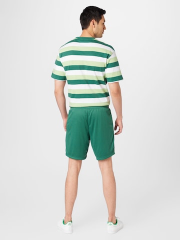 Regular Pantaloni de la Starter Black Label pe verde