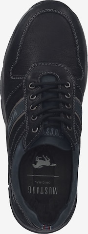 Chaussure de sport à lacets MUSTANG en noir