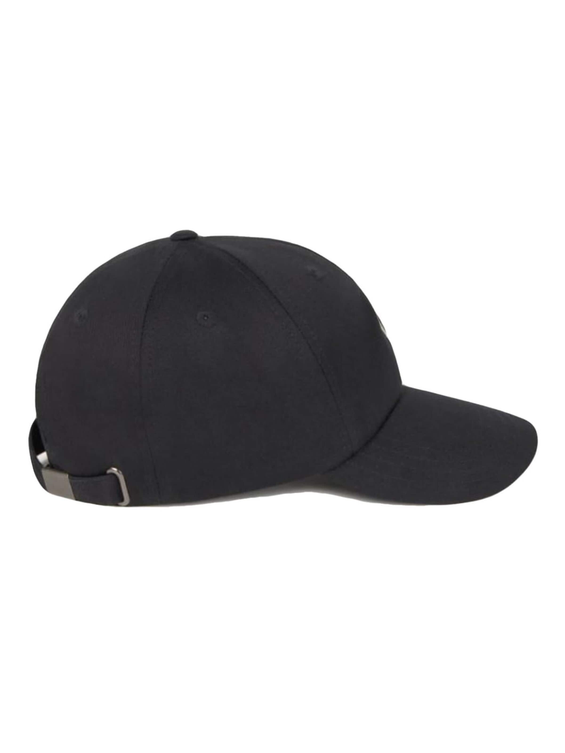 Thinking MU Cap 'Curte Heart Black Chris Cap Black' in Black