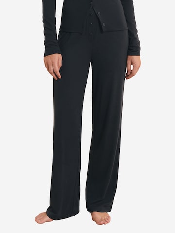 Pantaloncini da pigiama 'Rita' di ETAM in nero: frontale