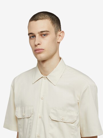 DICKIES Comfort Fit Hemd in Beige