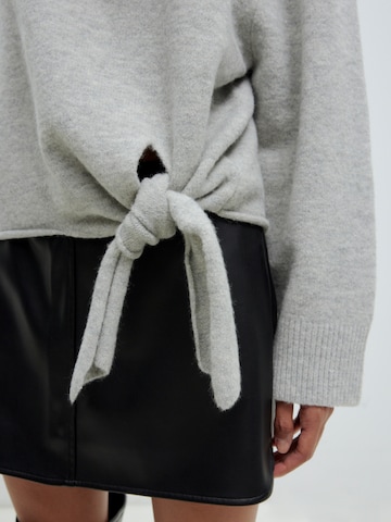 Pullover 'Franka' di EDITED in grigio