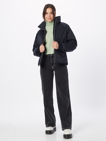 Abercrombie & Fitch Zimska jakna | črna barva
