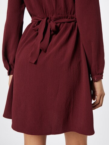 Robe 'Stina' ABOUT YOU en rouge