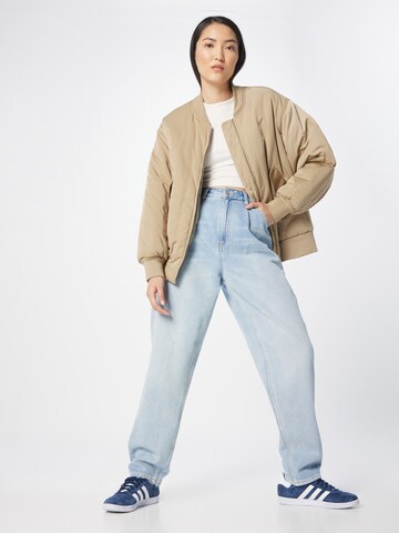 Carhartt WIP Tapered Pressveckade jeans 'Stayton' i blå