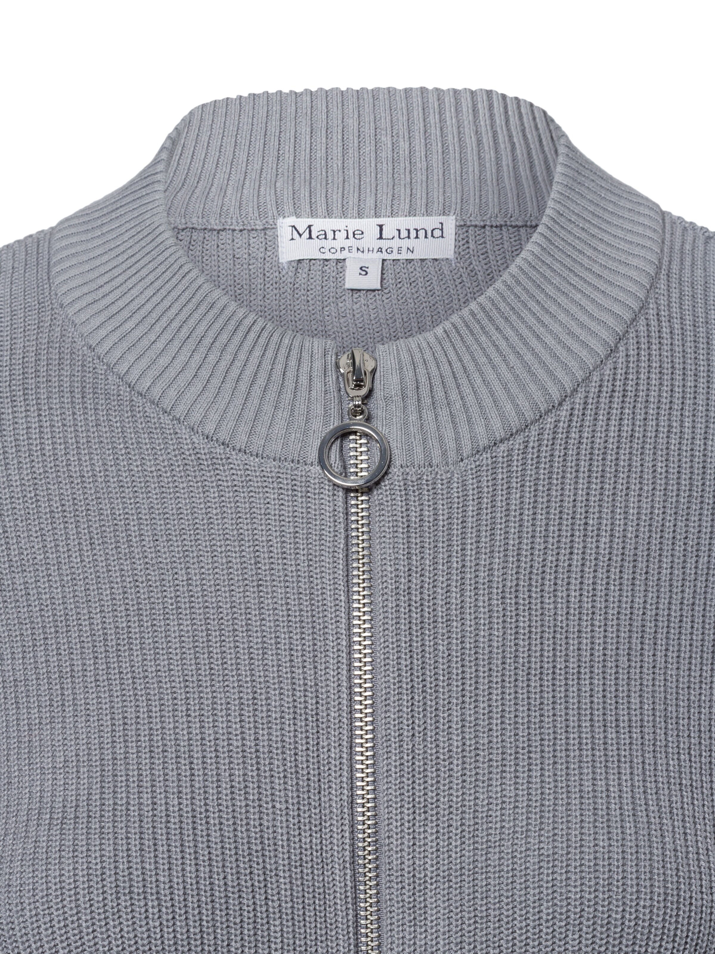 Cardigan Marie Lund en gris