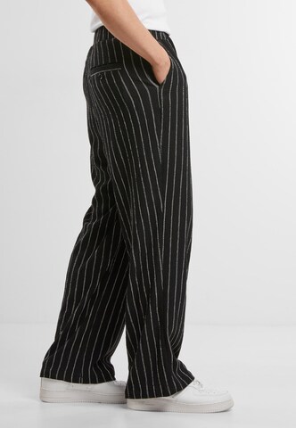 évasé Pantalon Urban Classics en noir