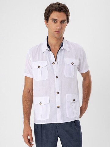 Antioch - Ajuste regular Camisa en blanco: frente