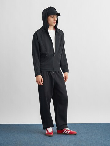 ADIDAS ORIGINALS Tapered Pants 'ESS' in Black