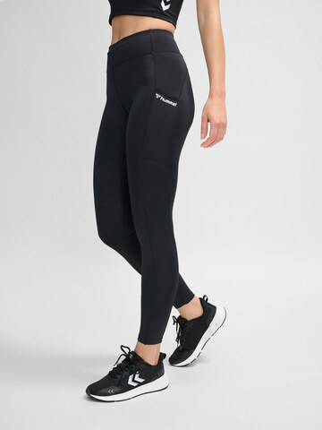Slimfit Pantaloni sportivi di Hummel in nero: frontale