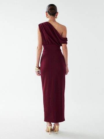 BWLDR - Vestido de noche 'Rhodia' en rojo: atrás