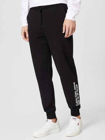 Calvin Klein Jeans Tapered Broek in Zwart: voorkant