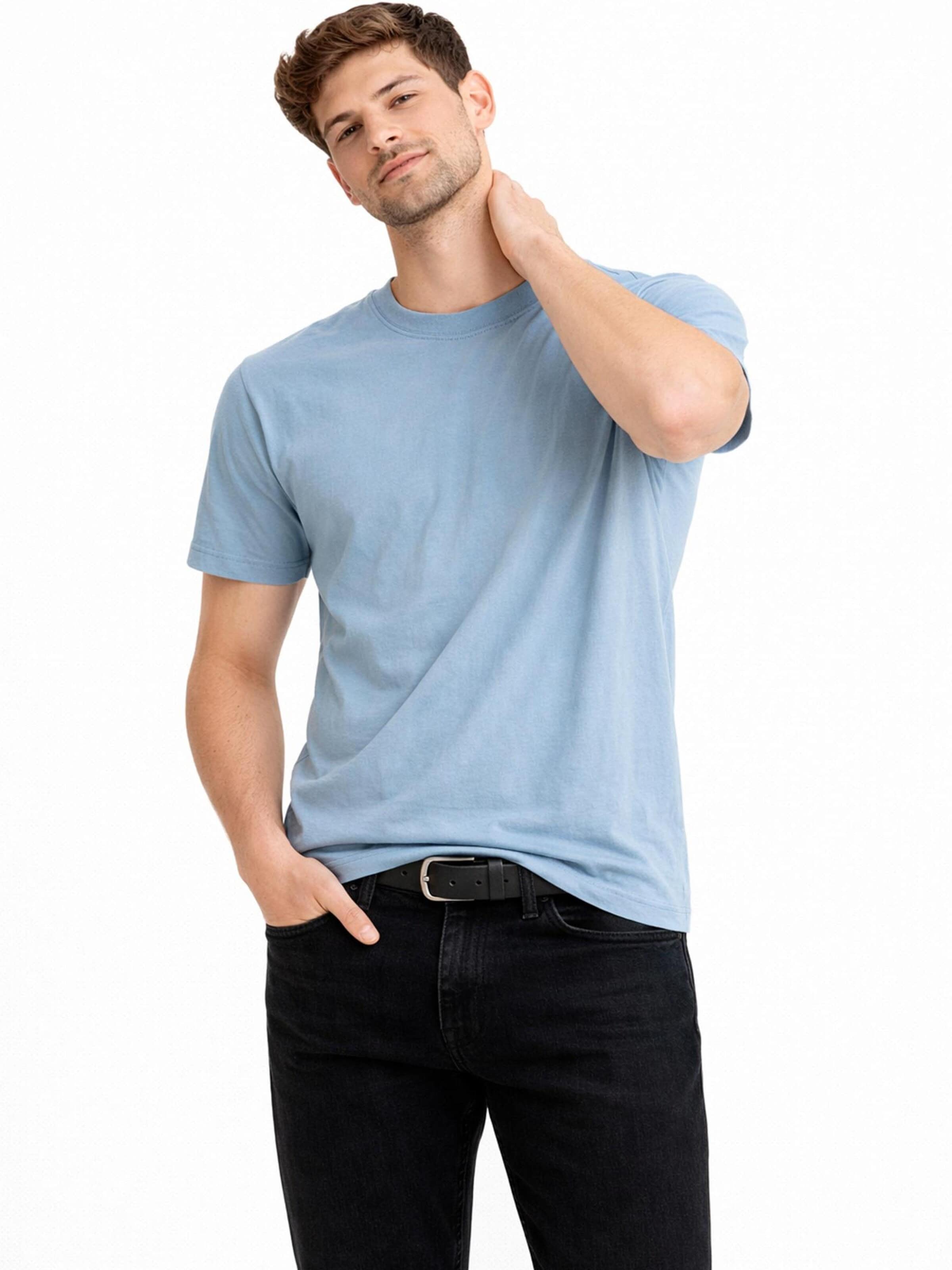 A Question Of (AQO) Bluser & t-shirts 'Anders Tee Garment Dyed' i blå: forside