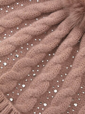 GUESS Beanie in Pink