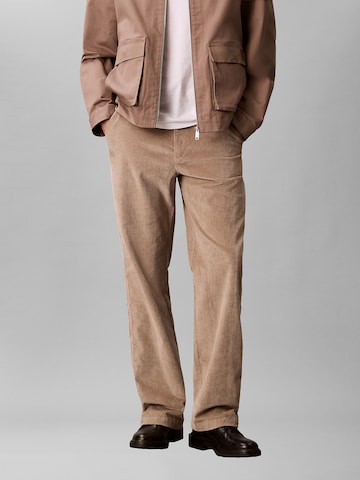 Regular Pantalon chino '90's' Calvin Klein Jeans en beige : devant