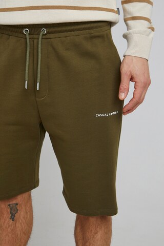 Casual Friday Regular Sweatshorts 'CFPhenix' in Grün