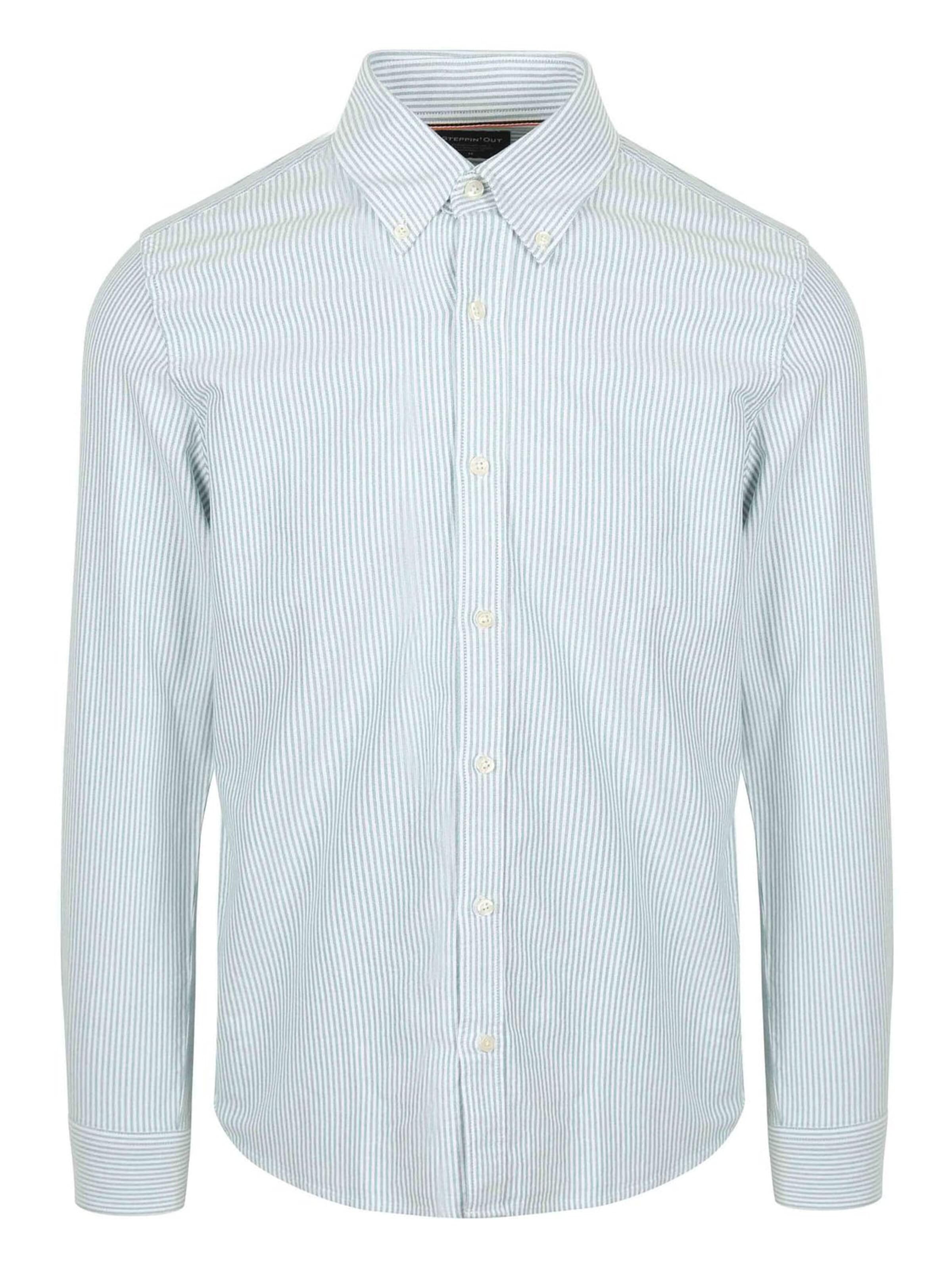 Steppin' out Button Up Shirt in Blue: front