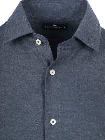Steppin' out Slim fit Button Up Shirt in Blue