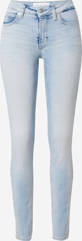 Calvin Klein Jeans ضيق جينز بلون أزرق: الأمام