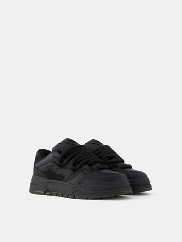 Bershka Sneaker in Schwarz