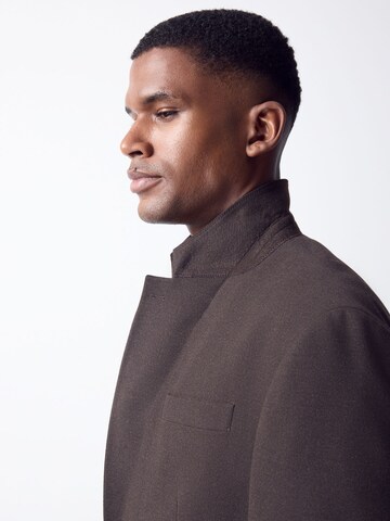 Fit confort Veste de costume Next en marron