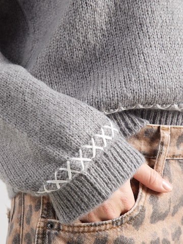 QS Пуловер в сиво