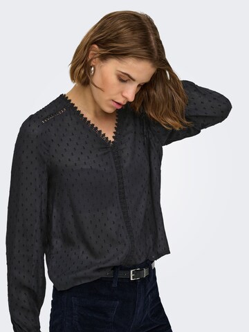 ONLY - Blusa 'ONLGEZA' en negro