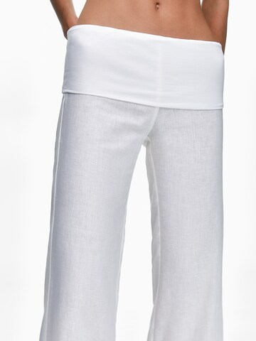 Pull&Bear Flared Pants in White