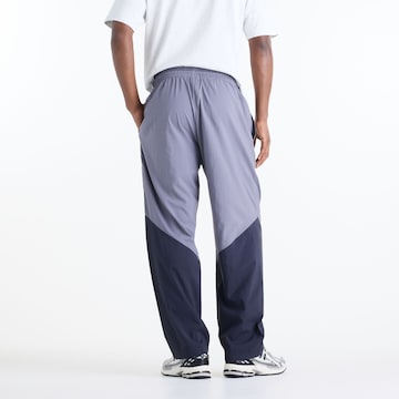 Loosefit Pantaloni 'Sport Legacy Pant' di new balance in grigio