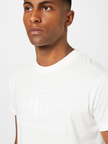 T-Shirt GANT en blanc