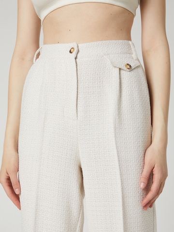 RÆRE by Lorena Rae Regular Pleated Pants 'Elin' in White