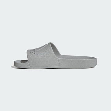 ADIDAS SPORTSWEAR Strand-/badsko 'Adilette Aqua' i grå