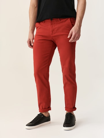 TATUUM Slimfit Hose 'Joseph 2' in Rot: Vorderseite