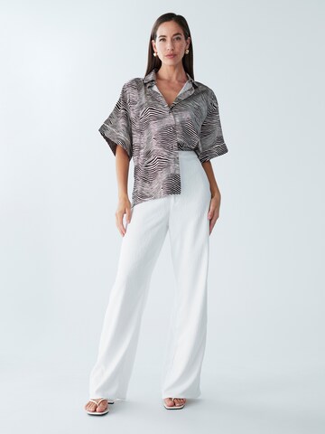 BWLDR Blouse 'Kenny' in Brown: front