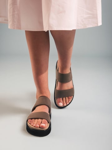 nae Vegan Shoes Sandaler 'LAU' i grøn: forside