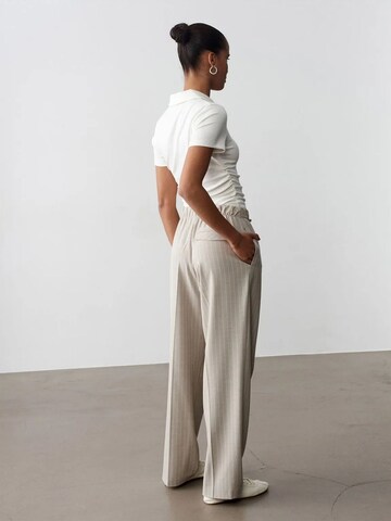 Dilvin Wide leg Trousers in Beige