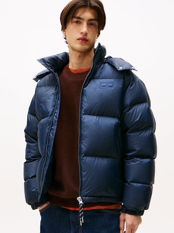 Tommy Jeans Зимняя куртка 'Alaska' в Синий: спереди