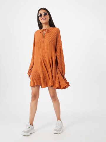 GLAMOROUS Šaty – oranžová